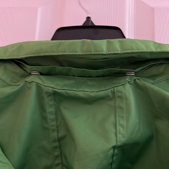 Lands End Womens green lightweight raincoat. NWOT Size S 6/8 - Picture 10 of 10